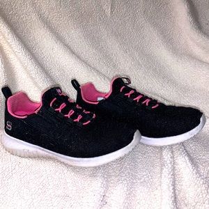 Slip on Sketchers Sneakers